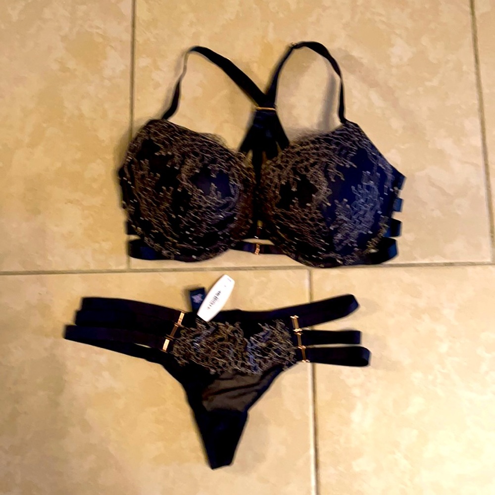 Victoria Secret, Very Sexy sz 34DD, Panties sz Small bra and panty set